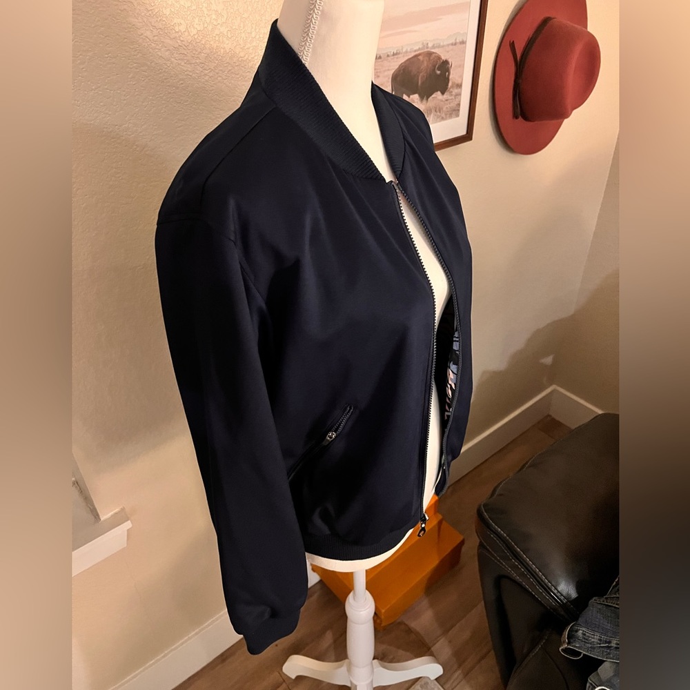 Navy blue fun lined blazer. Medium. Brand new.